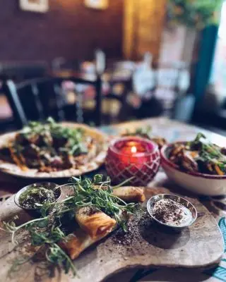 Early spring evenings at the @otto_veganempire, where you nourish the body, mind and soul ✨ 

…

#OttoVeganEmpire #PlantBased #MotherNature #Vegan #SummerNights #VeganFood #VeganFoodManchester #CheshirePubs #CheshirePubCo